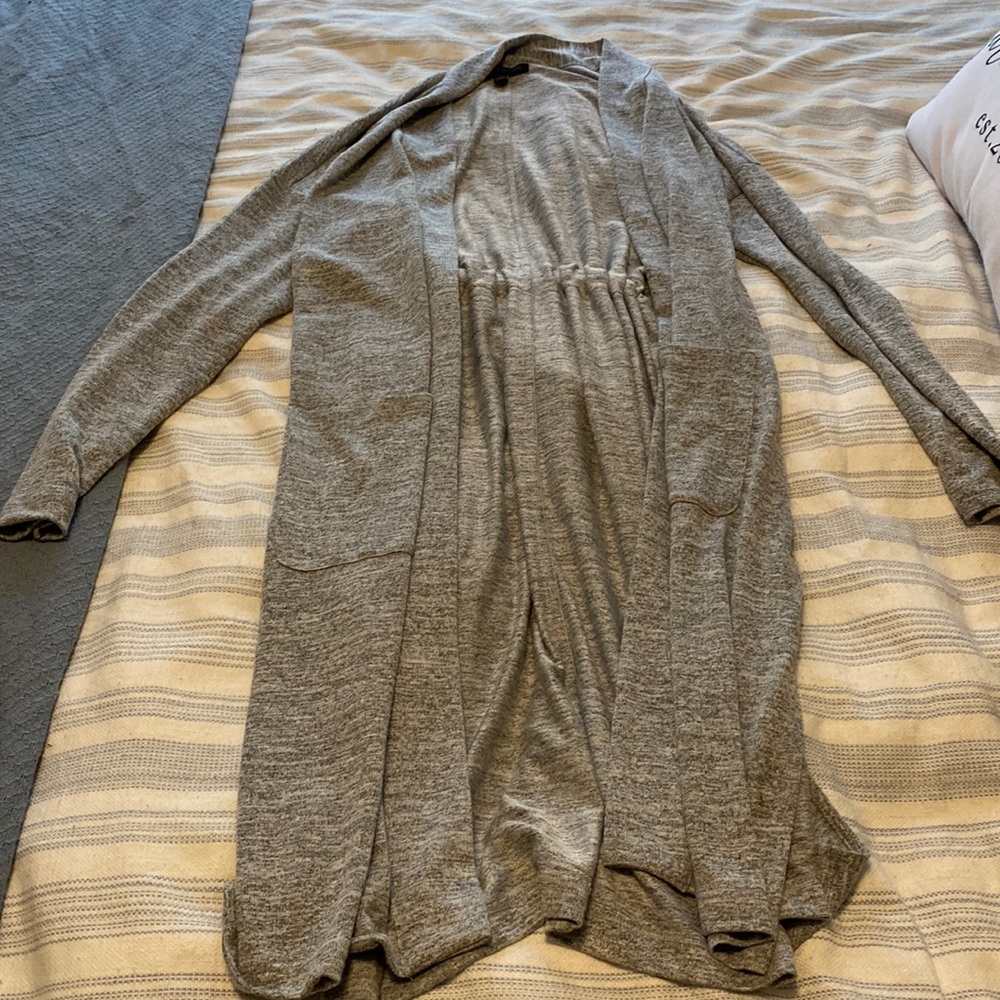 Banana Republic: Long gray cardigan